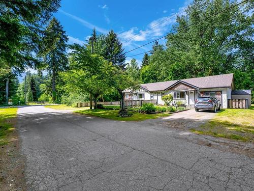 8033 Greendale Rd, Lake Cowichan, BC - Outdoor