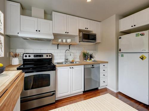 405-649 Bay St, Victoria, BC - Indoor Photo Showing Kitchen With Double Sink