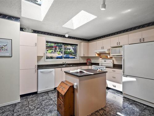 5159 Beckton Rd, Saanich, BC 