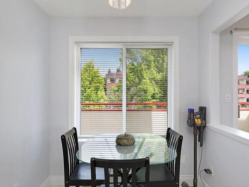 301-1811 Comox Ave, Comox, BC - Indoor Photo Showing Dining Room