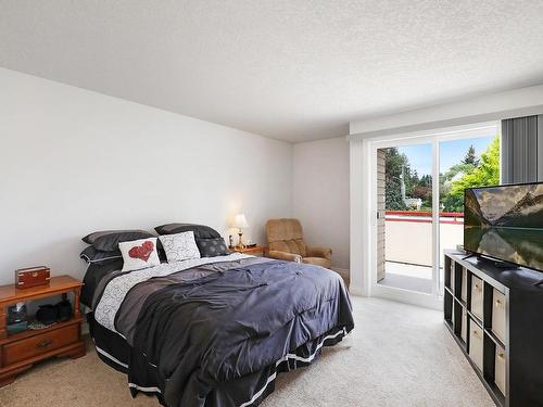 301-1811 Comox Ave, Comox, BC - Indoor Photo Showing Bedroom