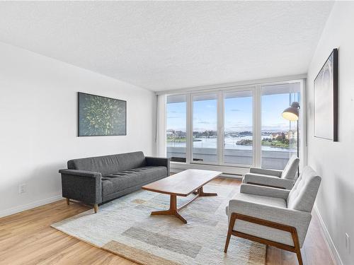 500-1234 Wharf St, Victoria, BC - Indoor Photo Showing Living Room