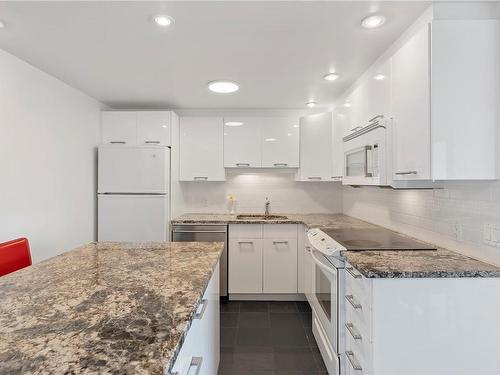 500-1234 Wharf St, Victoria, BC - Indoor Photo Showing Kitchen With Upgraded Kitchen