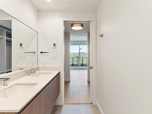 1012-2000 Hannington Rd, Langford, BC - Indoor Photo Showing Bathroom