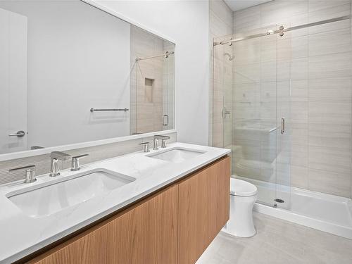 1505-2000 Hannington Rd, Langford, BC - Indoor Photo Showing Bathroom