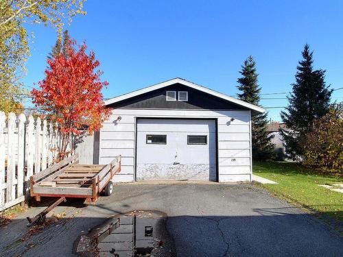 Garage - 176 Rue Villeneuve, Val-D'Or, QC - Outdoor