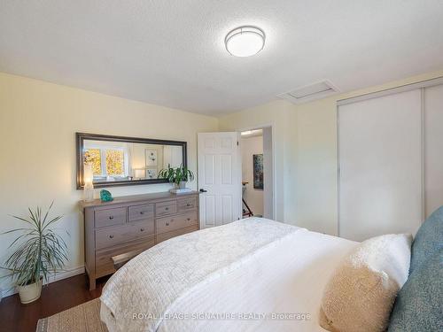 1545 Marshcourt Dr, Pickering, ON - Indoor Photo Showing Bedroom