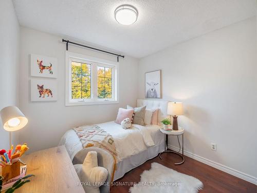 1545 Marshcourt Dr, Pickering, ON - Indoor Photo Showing Bedroom