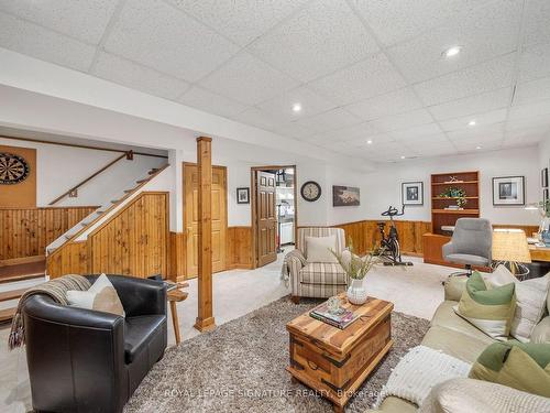 1545 Marshcourt Dr, Pickering, ON - Indoor Photo Showing Living Room