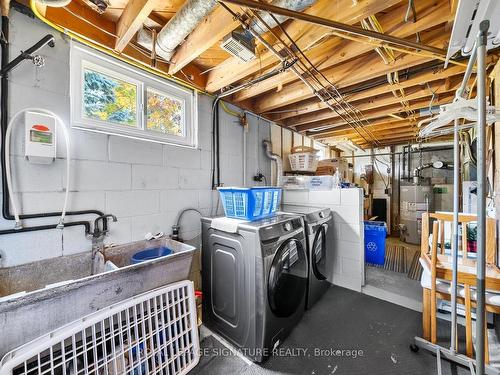 668 Peele Blvd, Burlington, ON - Indoor Photo Showing Laundry Room