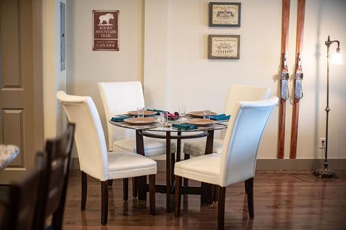 205-309 First Street, Revelstoke, BC - Indoor Photo Showing Dining Room