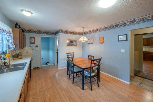 1725 Duncan Avenue, Penticton, BC - Indoor