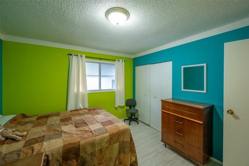 1725 Duncan Avenue, Penticton, BC - Indoor Photo Showing Bedroom