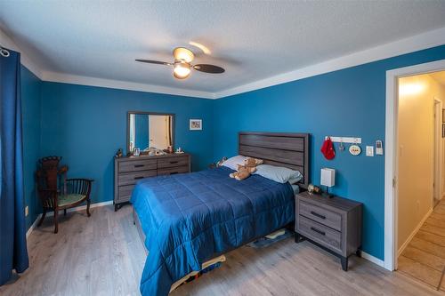 1725 Duncan Avenue, Penticton, BC - Indoor Photo Showing Bedroom