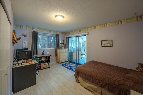 1725 Duncan Avenue, Penticton, BC - Indoor Photo Showing Bedroom