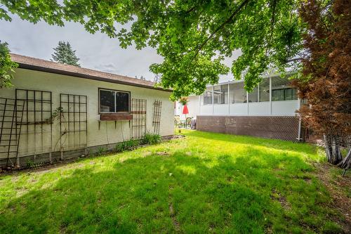 1725 Duncan Avenue, Penticton, BC - Outdoor