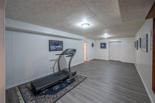 1725 Duncan Avenue, Penticton, BC - Indoor Photo Showing Gym Room