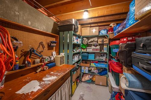 1725 Duncan Avenue, Penticton, BC - Indoor