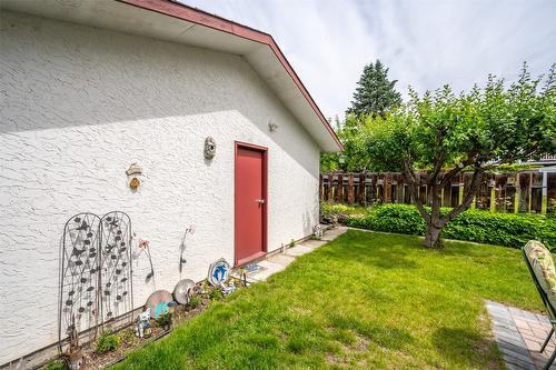 1725 Duncan Avenue, Penticton, BC - Outdoor