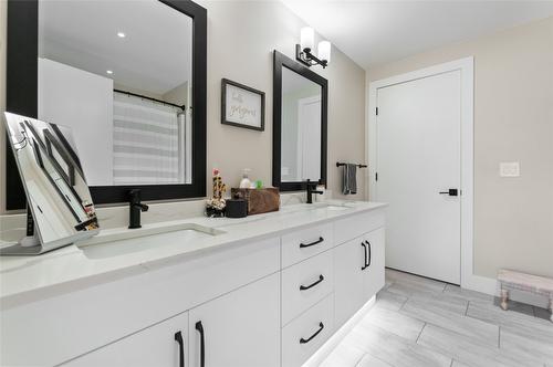 503-110 Ellis Street, Penticton, BC - Indoor Photo Showing Bathroom