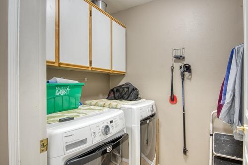 101-374 Winnipeg Street, Penticton, BC - Indoor Photo Showing Laundry Room