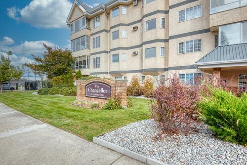 101-374 Winnipeg Street, Penticton, BC - Outdoor