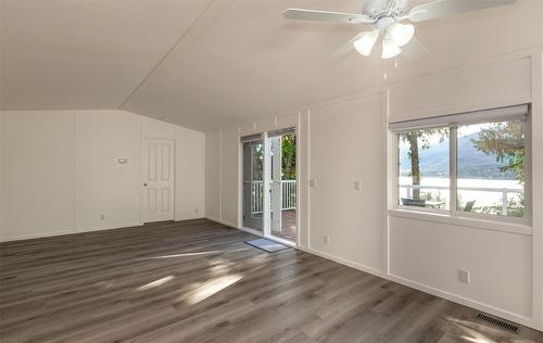 1235 Lee Creek Drive, Lee Creek, BC - Indoor Photo Showing Other Room