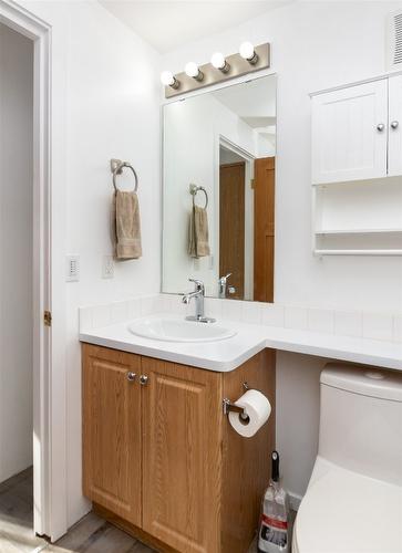 1235 Lee Creek Drive, Lee Creek, BC - Indoor Photo Showing Bathroom