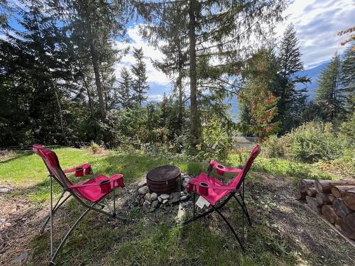 1235 Lee Creek Drive, Lee Creek, BC - Outdoor