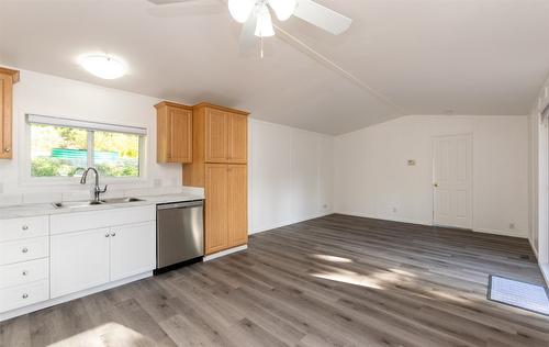 1235 Lee Creek Drive, Lee Creek, BC - Indoor Photo Showing Kitchen With Double Sink