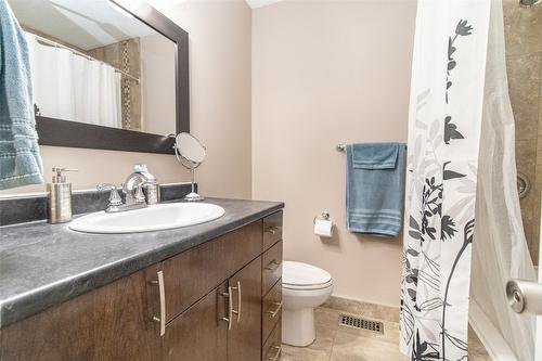 1310 Mary Court, Kelowna, BC - Indoor Photo Showing Bathroom