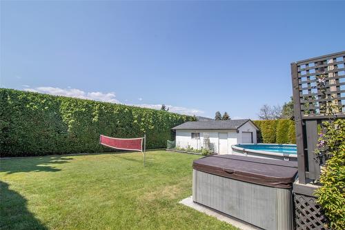 1310 Mary Court, Kelowna, BC - Outdoor