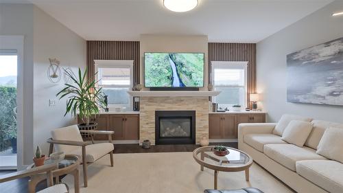 2084 Clover Drive, West Kelowna, BC - Indoor Photo Showing Living Room With Fireplace