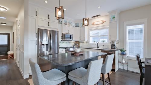 2084 Clover Drive, West Kelowna, BC - Indoor Photo Showing Dining Room