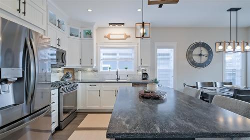 2084 Clover Drive, West Kelowna, BC - Indoor Photo Showing Kitchen With Upgraded Kitchen