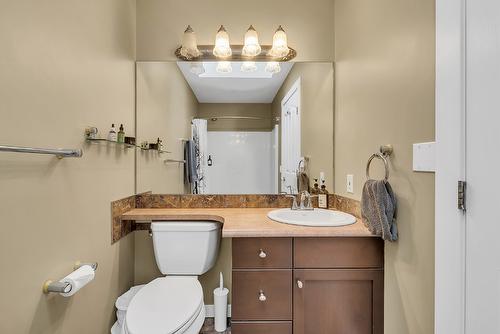 6212 Haker Place, Peachland, BC - Indoor Photo Showing Bathroom