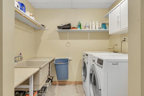 6212 Haker Place, Peachland, BC - Indoor Photo Showing Laundry Room