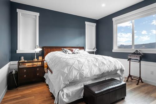 5048 Turtle Pond Place, Vernon, BC - Indoor Photo Showing Bedroom