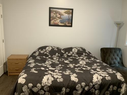 5048 Turtle Pond Place, Vernon, BC - Indoor Photo Showing Bedroom