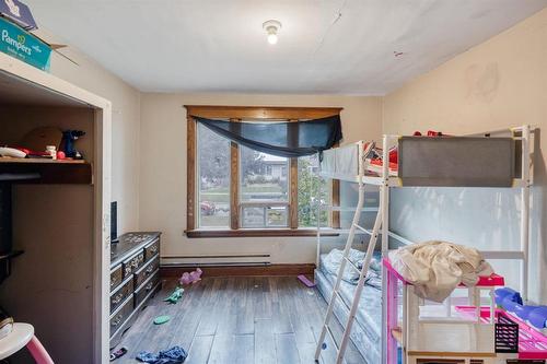 321 Cathedral Avenue, Winnipeg, MB - Indoor Photo Showing Bedroom