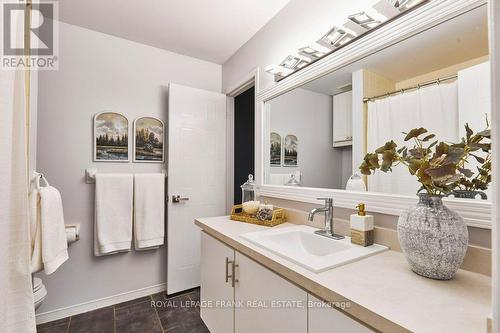 44 Mcfeeters Crescent, Clarington (Bowmanville), ON - Indoor Photo Showing Bathroom