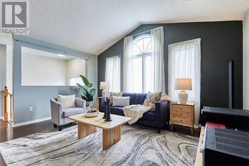 44 Mcfeeters Crescent, Clarington (Bowmanville), ON - Indoor Photo Showing Living Room