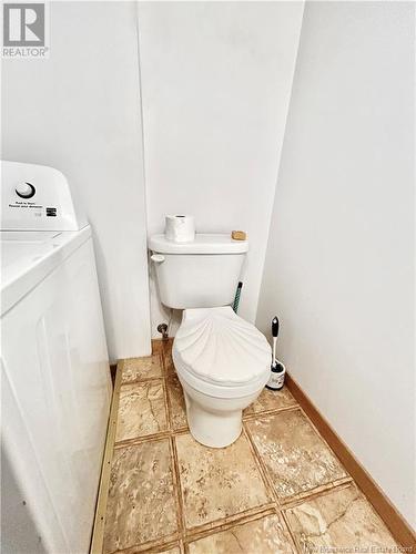 25 St-Simon Road, Caraquet, NB - Indoor Photo Showing Bathroom