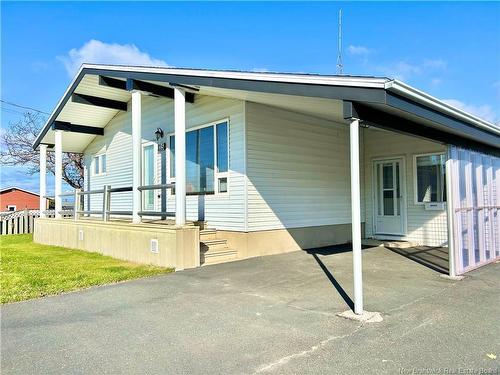 25 St-Simon Rd, Caraquet, NB 