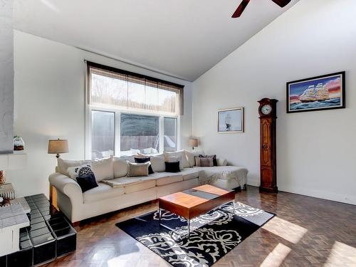 Salon - 51 Ch. St-André, Saint-Jean-Sur-Richelieu, QC - Indoor Photo Showing Living Room