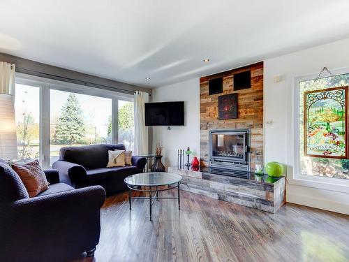 Autre - 51 Ch. St-André, Saint-Jean-Sur-Richelieu, QC - Indoor Photo Showing Living Room With Fireplace