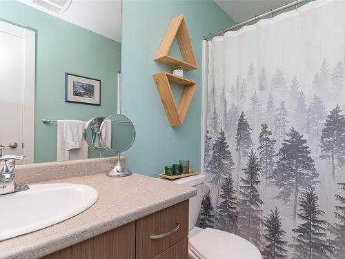 202-703 Massie Dr, Langford, BC - Indoor Photo Showing Bathroom