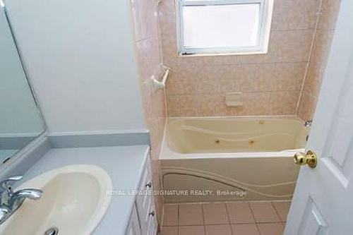 21 Veery Pl, Toronto, ON - Indoor Photo Showing Bathroom