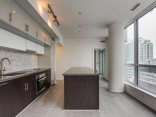 1202-8 Mercer St, Toronto, ON - Indoor Photo Showing Kitchen With Upgraded Kitchen