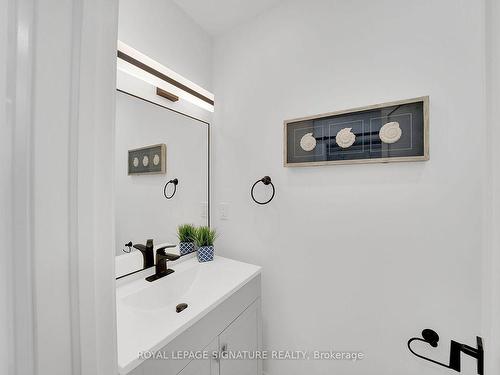 1240A Bayview St, Pickering, ON - Indoor Photo Showing Bathroom